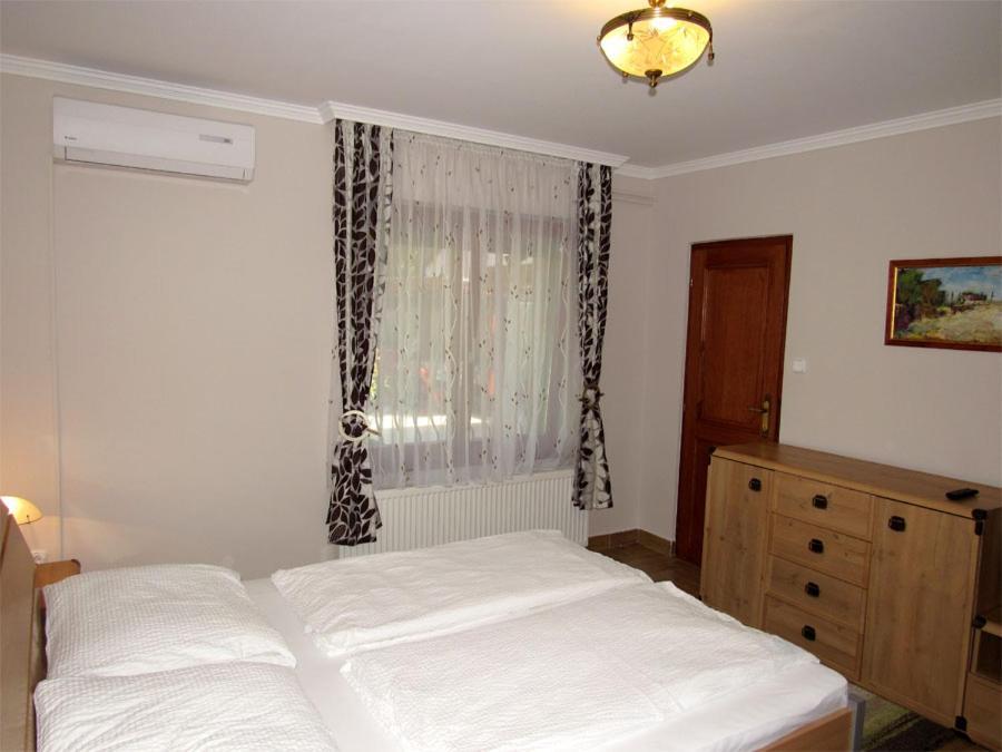 Szegfu Apartman Villa Hajduszoboszlo Exterior photo