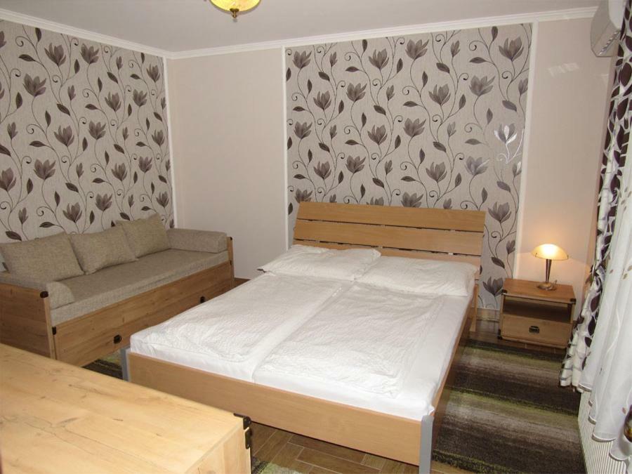 Szegfu Apartman Villa Hajduszoboszlo Exterior photo