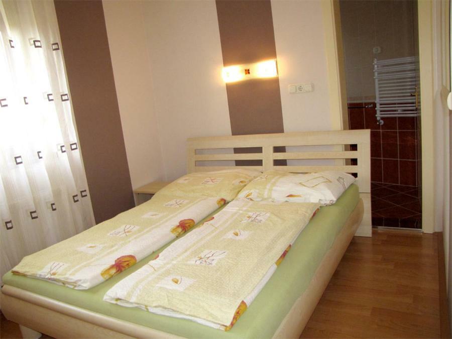Szegfu Apartman Villa Hajduszoboszlo Exterior photo